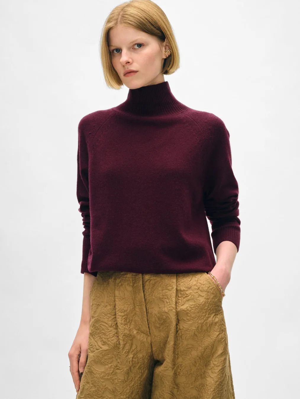 cashmere rib trim standneck