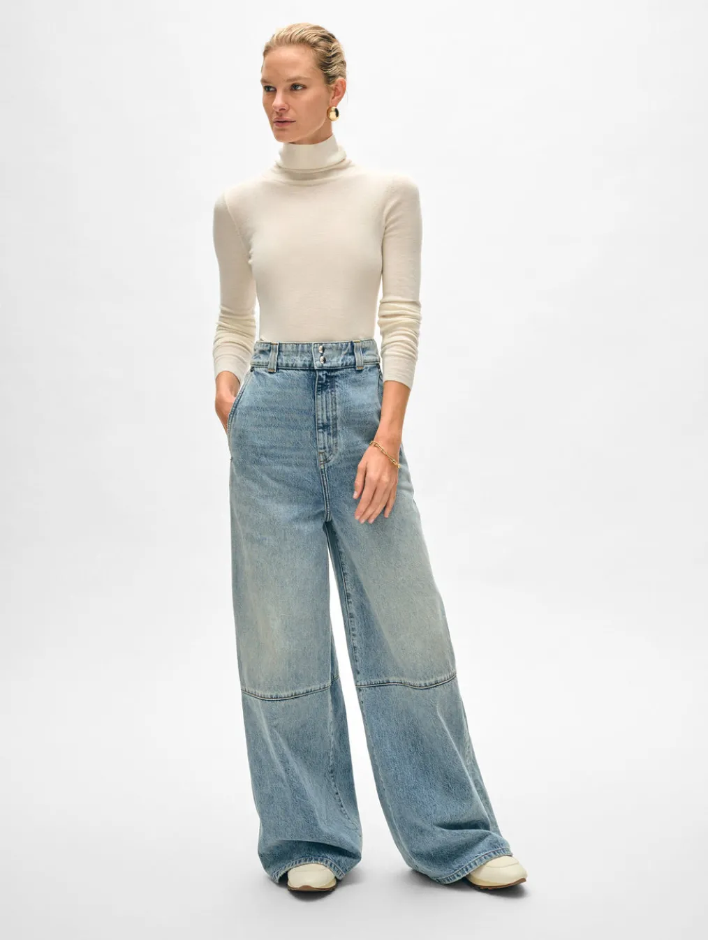 superfine merino fitted turtleneck