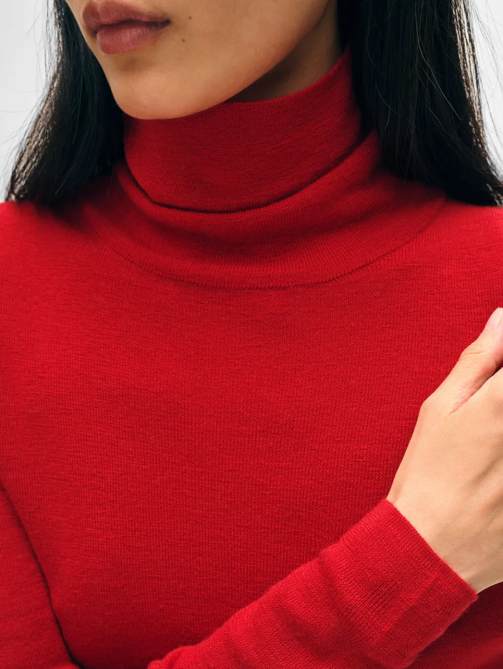 superfine merino fitted turtleneck